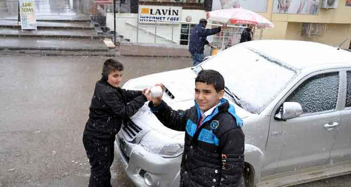 Diyarbakır\'daki Tüm Okullar Yarın Tatil