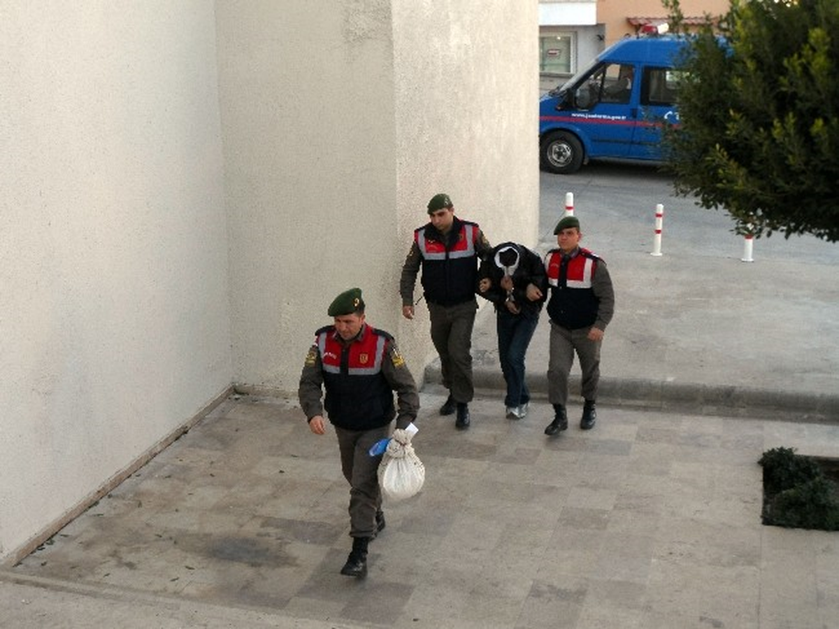 Dur İhtarına Uymayan Araçtan Esrar Çıktı