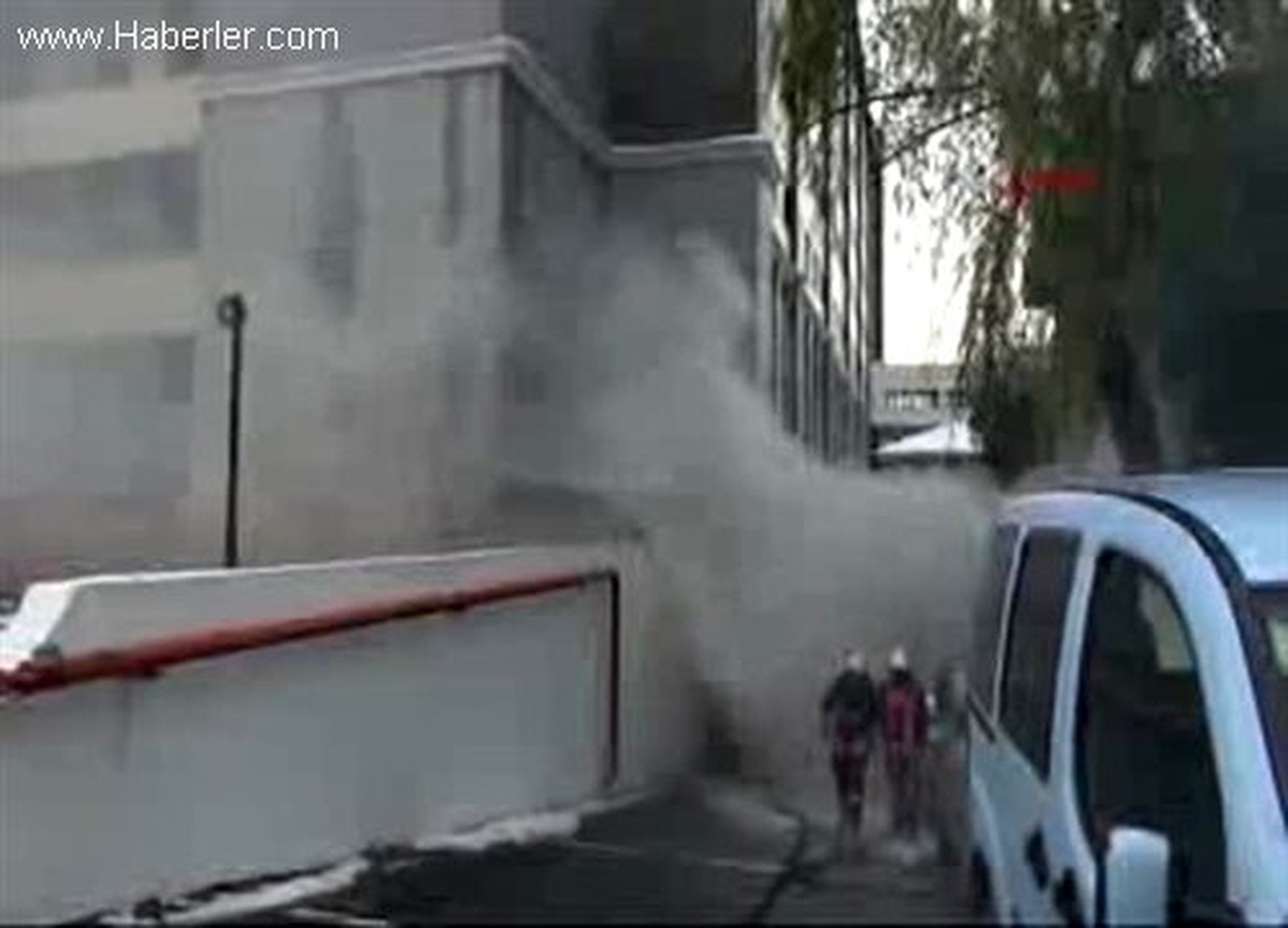 Emniyet Otoparkında Otomobil Yangını