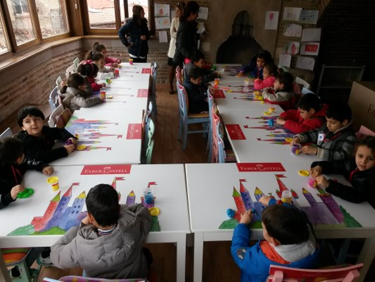 Faber-Castell ile Renkli Sanat Atölyeleri Çocukları Bekliyor