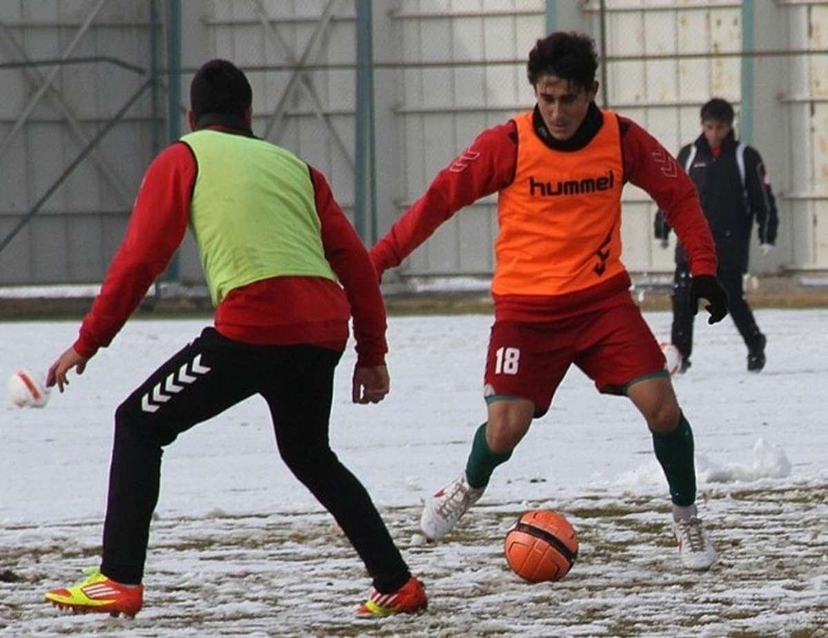 Futbolcular Kazan Kaldırdı