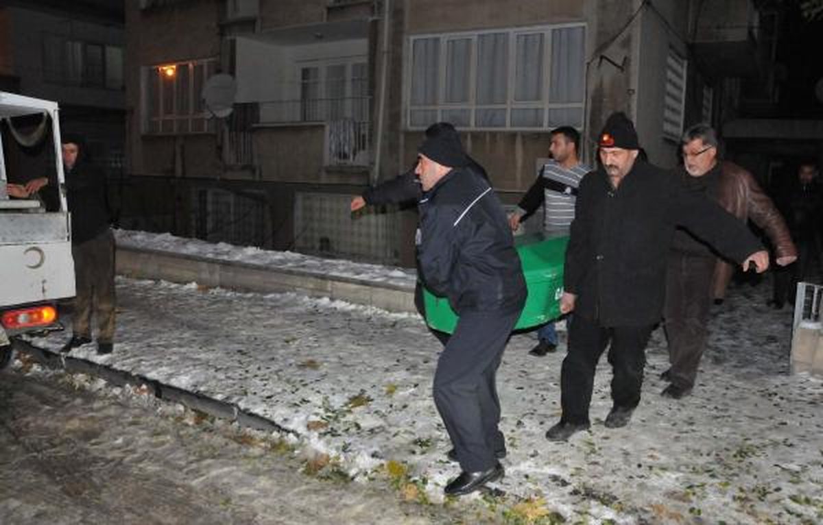 Haber Alınamayan Kadın Evinde Ölü Bulundu