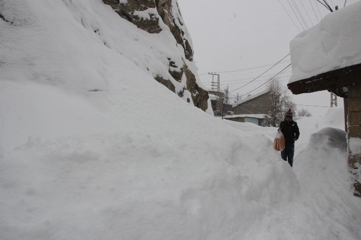 Hakkari\'de Çığ Düştü