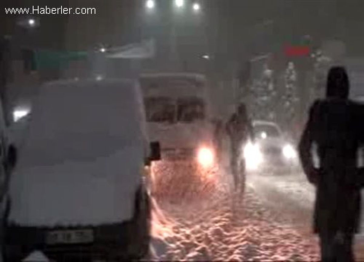 Hakkari1van, Hakkari ve Bitlis Kara Gömüldü