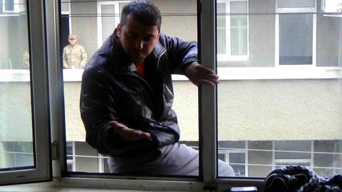 Hükümet Konağı\'nda İntihara Kalkıştı