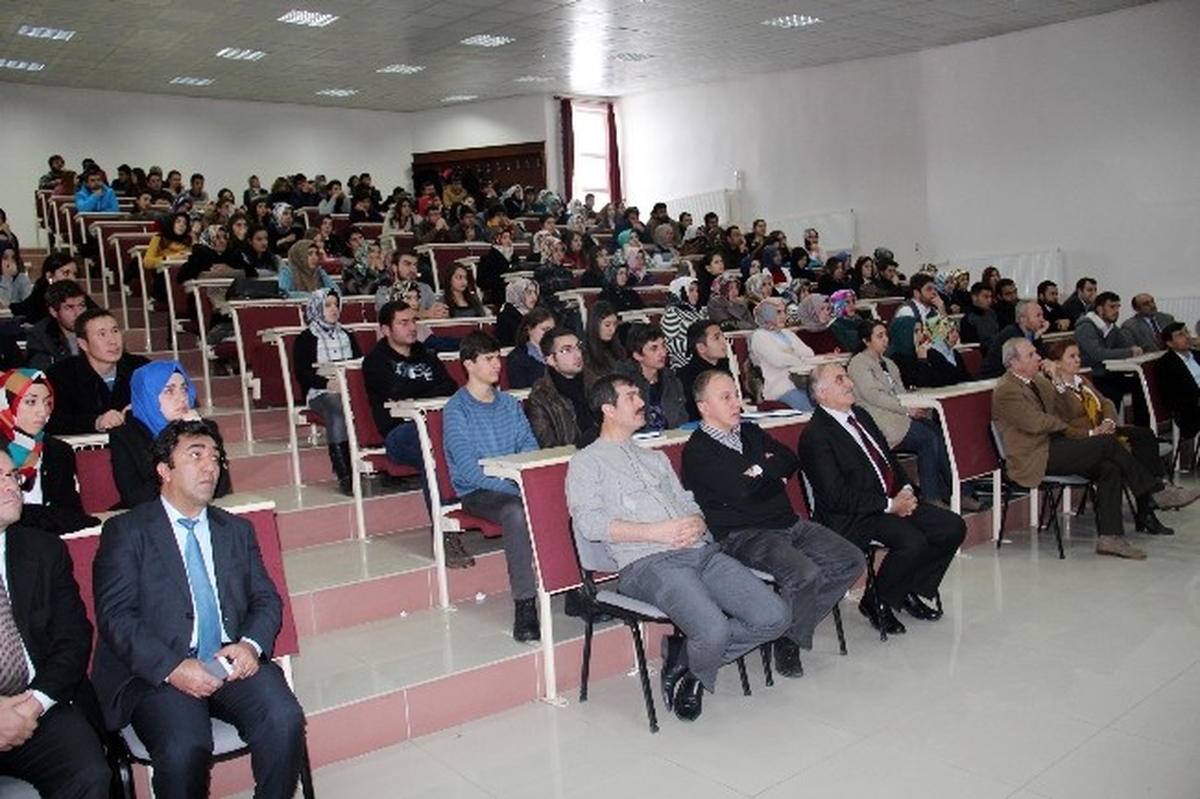 İktisadi İdari Bilimler Fakültesi\'nden Mesleki Bilgileri Paylaşma Semineri