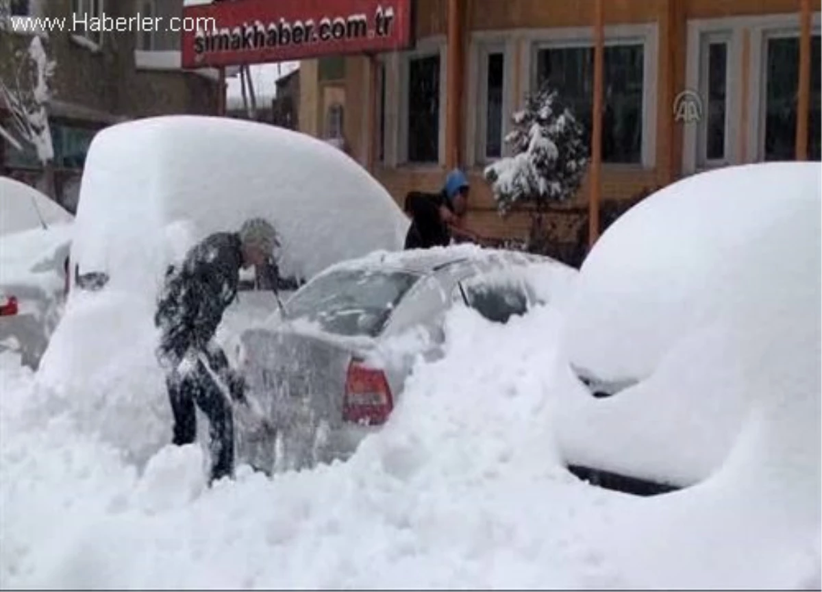 Şırnak\'ta Kar Yağışı Hayatı Olumsuz Etkiliyor