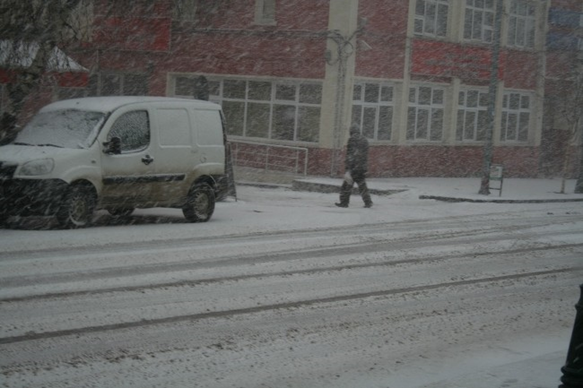 Kars\'ta 23 Köy Yolu Kapalı