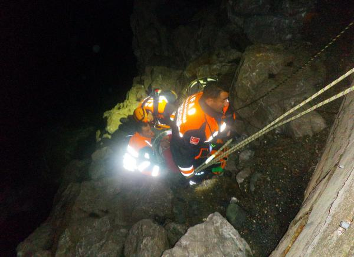 Zonguldak\'ta İntihara Kalkışan Kişiyi AFAD Kurtardı