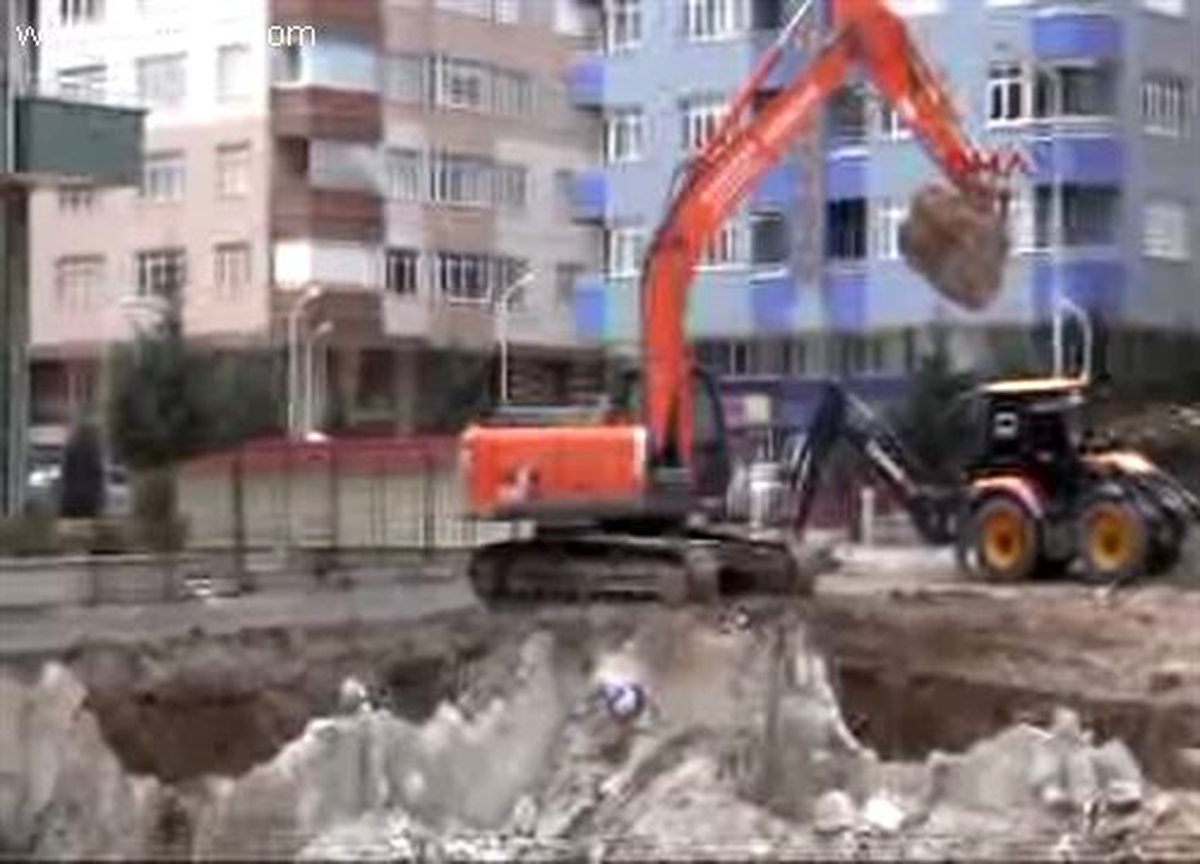 Konya\'da Çöken Zümrüt Apartmanı\'nın Yerine 9 Yıl Sonra Yenisi Yapılıyor