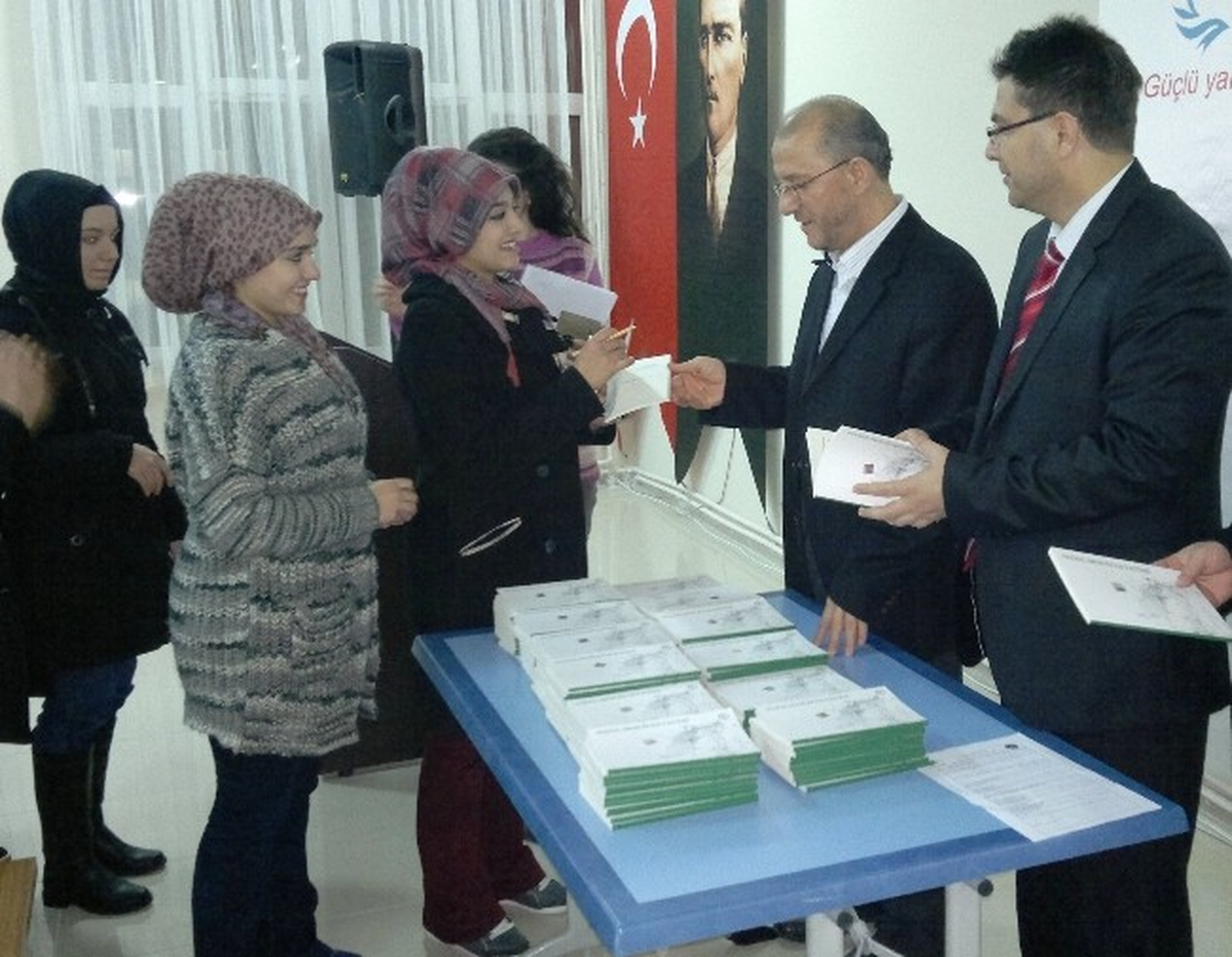 Müftüden Üniversiteli Gençlere Konferans