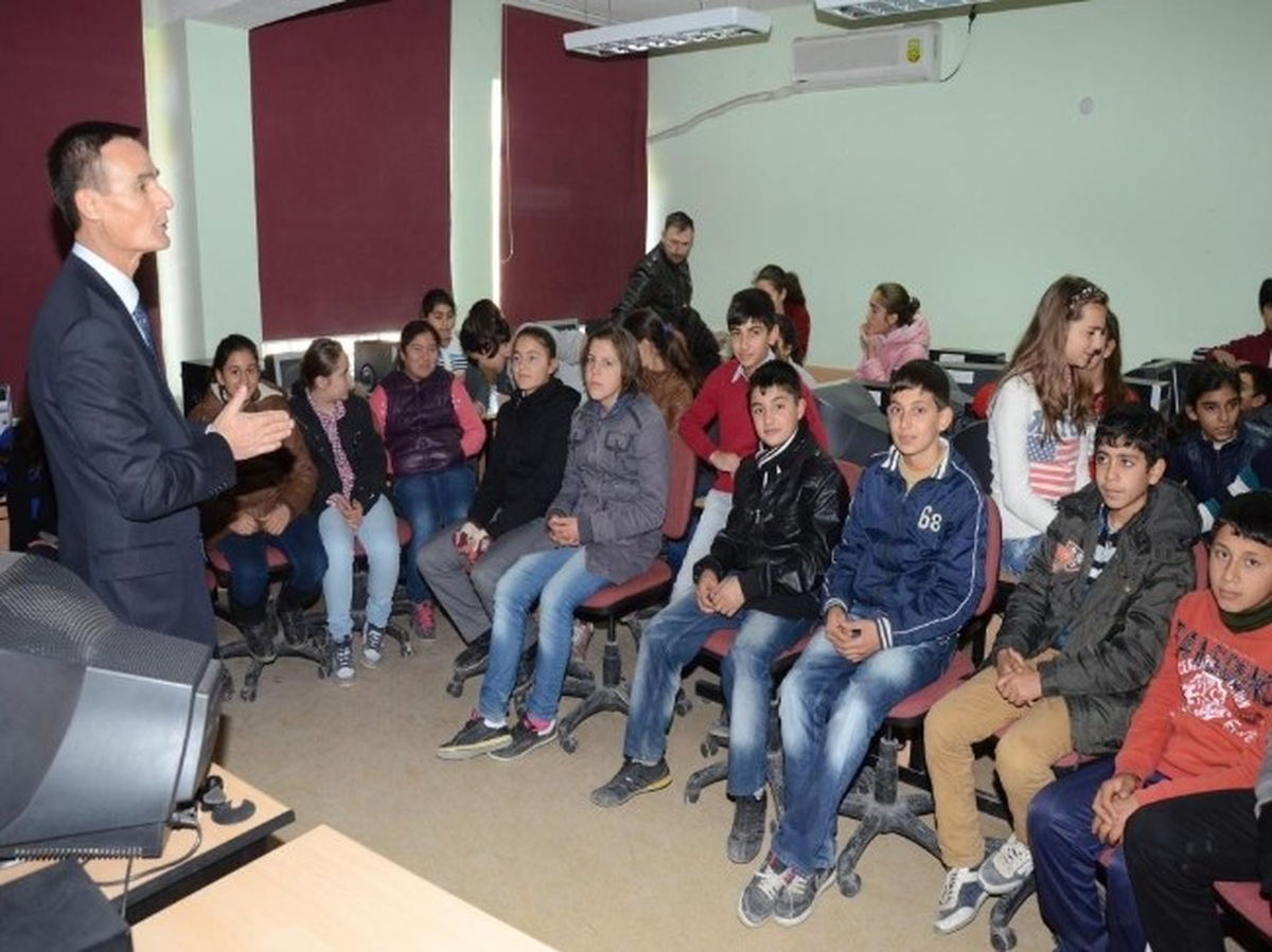 Öğrenciler Akran Zorbalığı ve Siber Zorbalık Konularında Bilgilendiriliyor