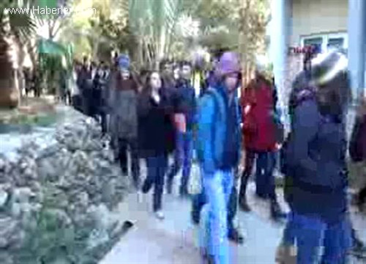 Öğrencilerden Uyarı Eylemi