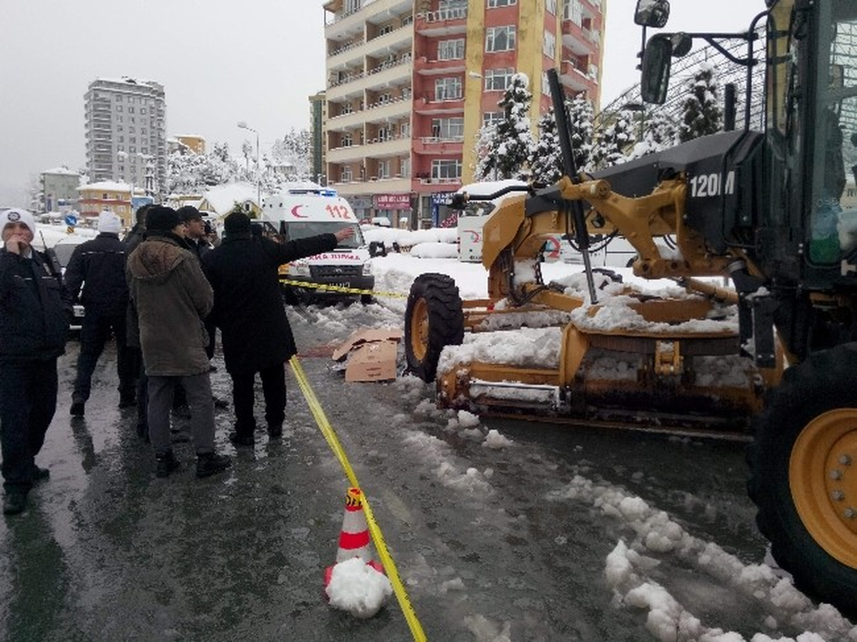 Rize\'de Kar Temizleme Çalışmalarında Görülmez Kaza