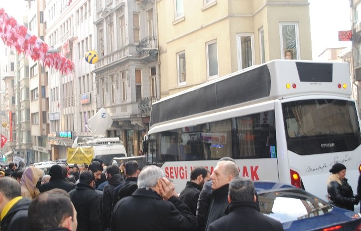 Sarıgül Aday Adaylık Başvurusunu Yaptı