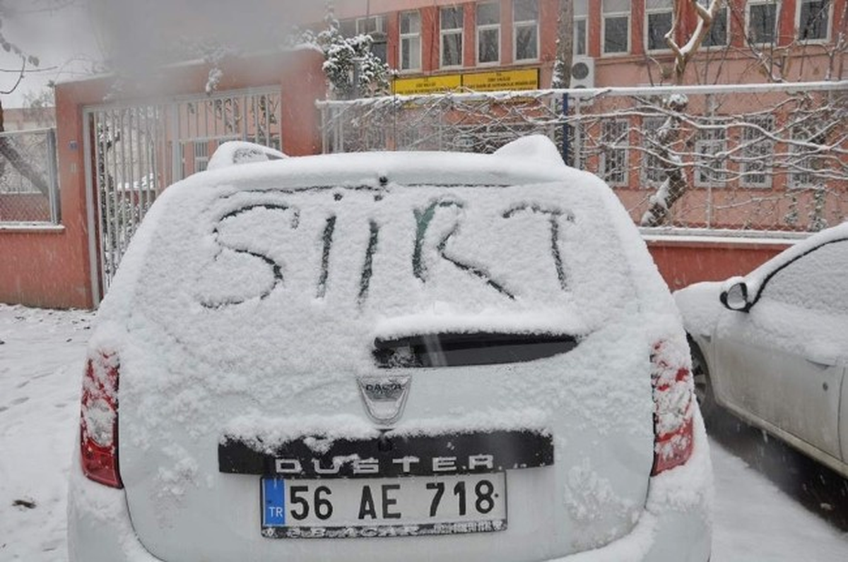 Siirt\'te Tüm Yollar Kapandı