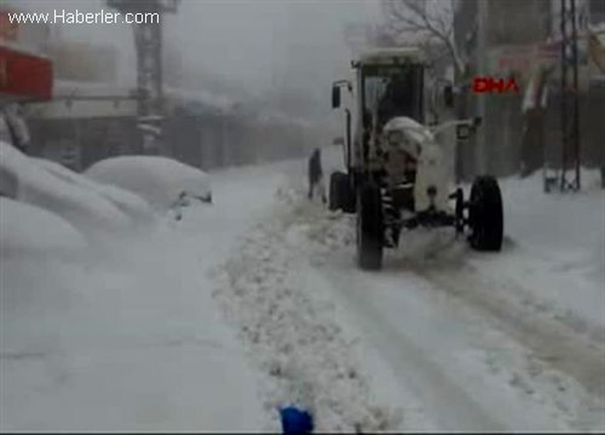 Şırnak\' Ta Yollarda Mahsur Kaldılar