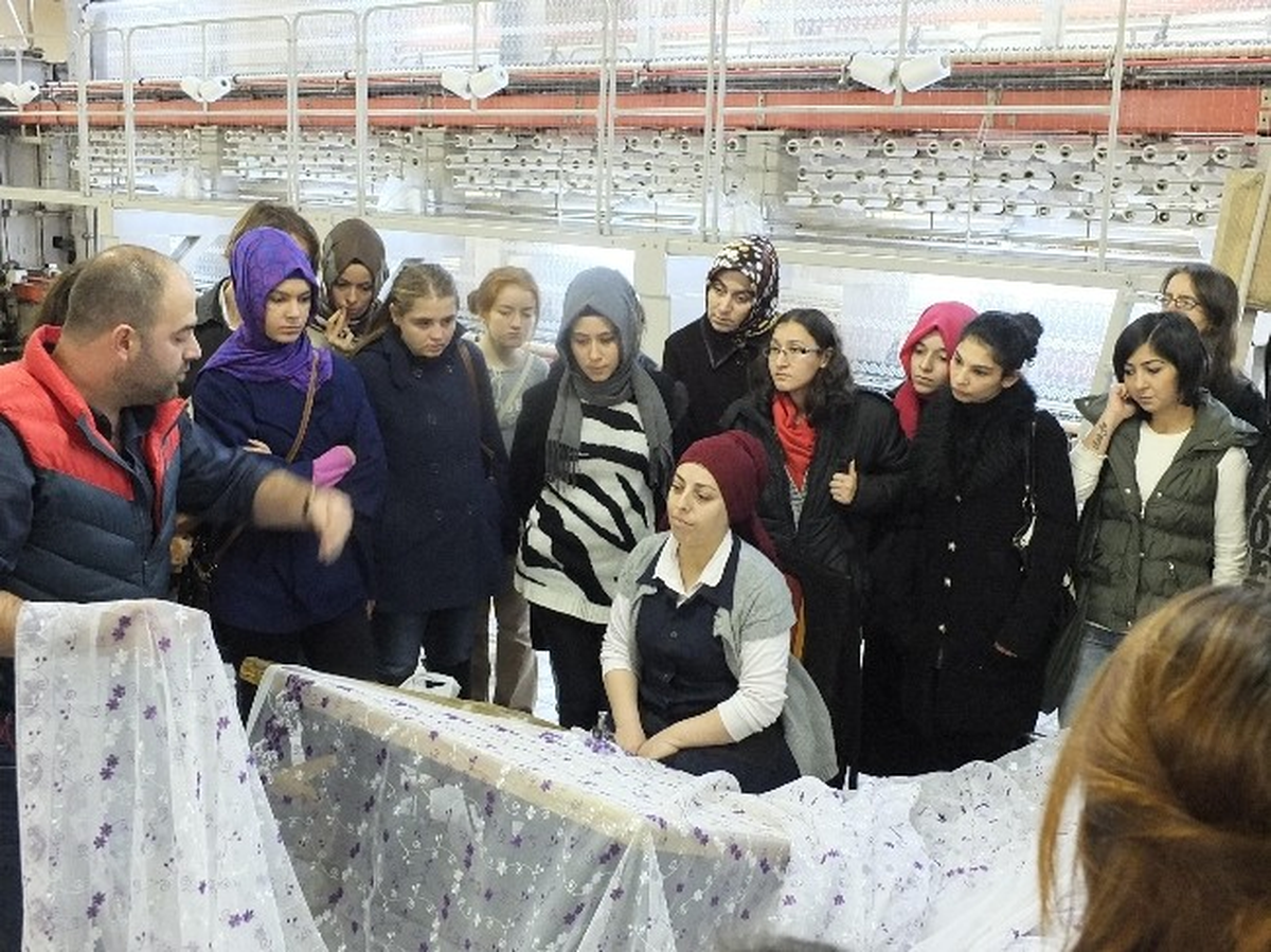 Tekstil Öğrencilerinden Tekstil Fabrikasına Ziyaret