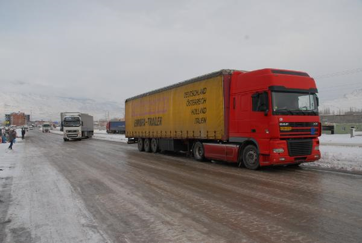 Tır\'ların Buzda Dansı
