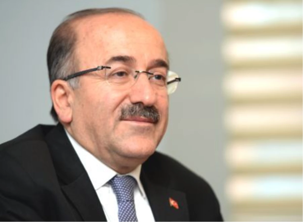 Trabzon Belediye Başkanı Orhan Fevzi Gümrükçüoğlu, Trabzon genelinde doğal gaz çalışmalarının 2015...