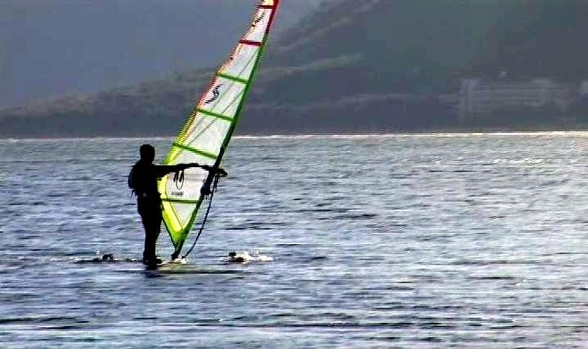 Türkiye\'de Kar Marmaris\'te Sörf Keyfi