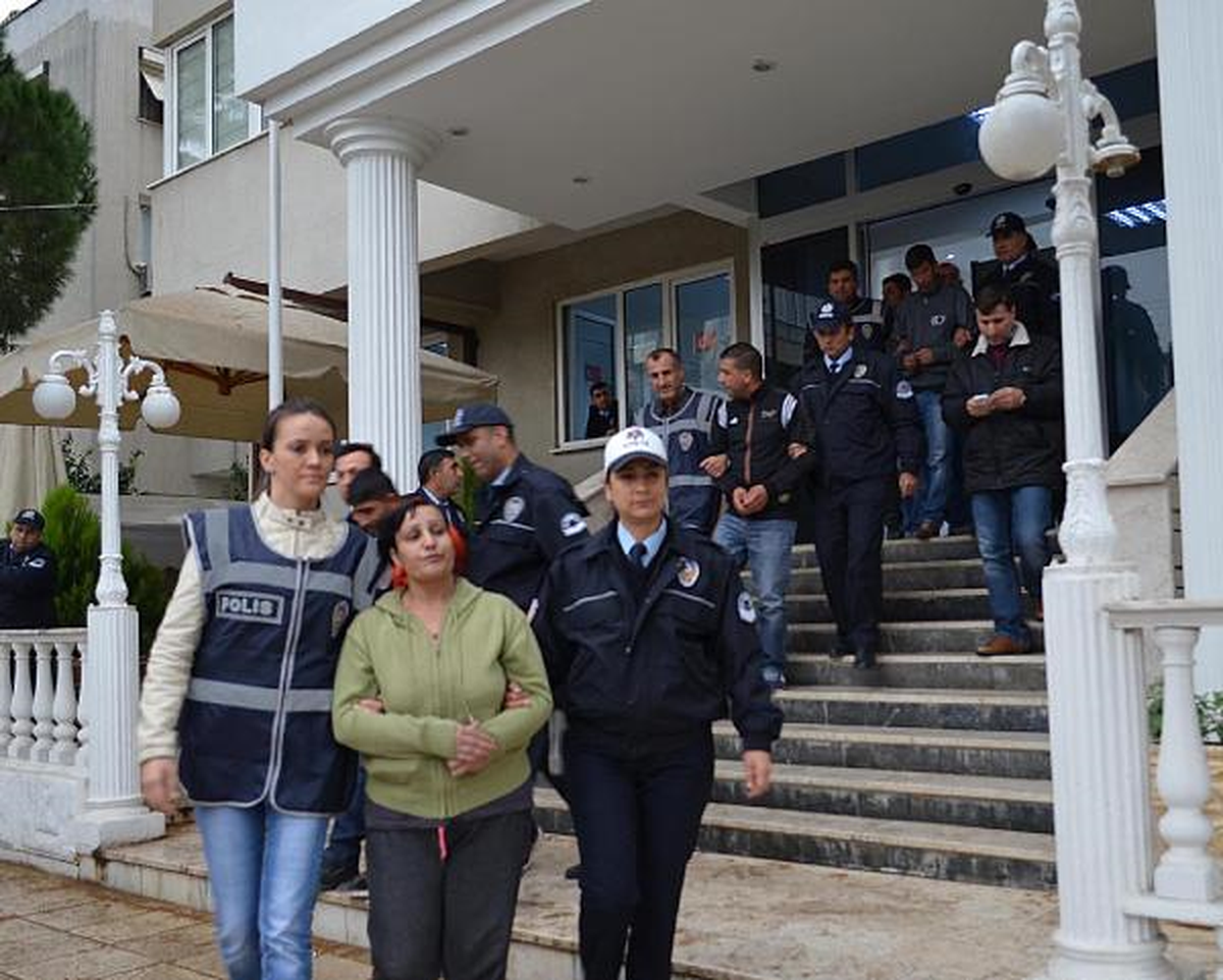 Uyuşturucu Partisine Polis Baskını: 22 Gözaltı