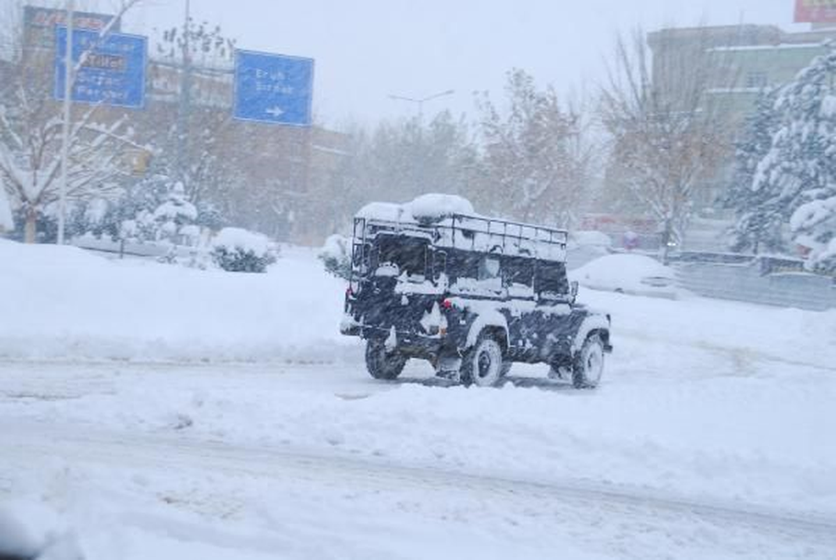 Van, Hakkari ve Bitlis Kara Gömüldü