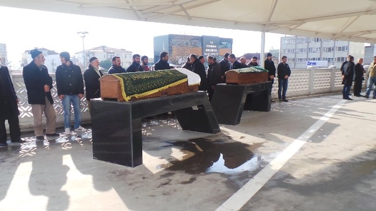 55 Yıllık Evli Çift Yan Yana Toprağa Verildi