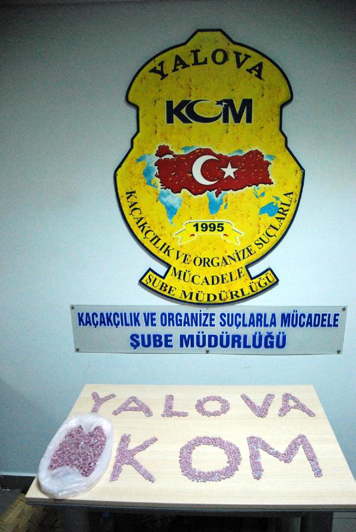 74 Yaşındaki Yolcu 6 Bin Ecstasy Hapla Yakalandı