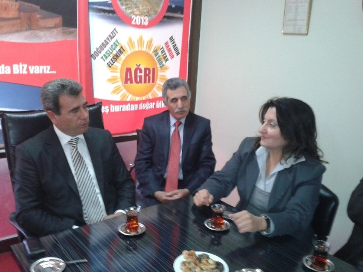 Ak Partili Tozan, Ağrılılar\'ı Ziyaret Etti