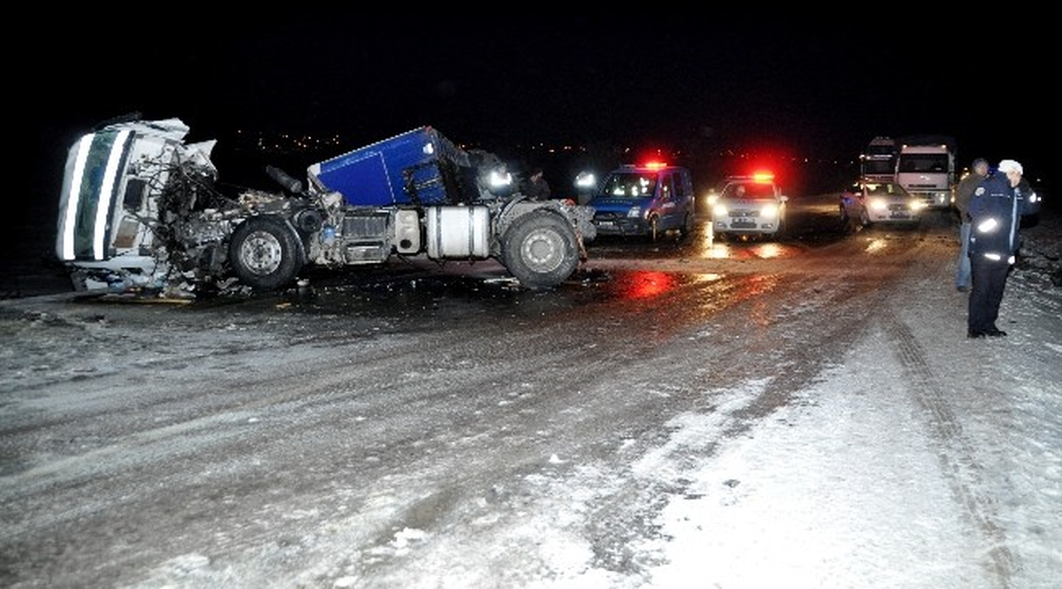 Aksaray\'da Fırtına ve Sürgün Yolları Kapattı