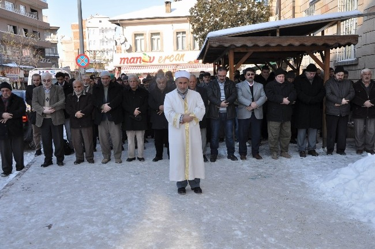 Bangladeş\'te İdam Edilen Molla İçin Nevşehir\'de Gıyabi Cenaze Namazı Kılındı
