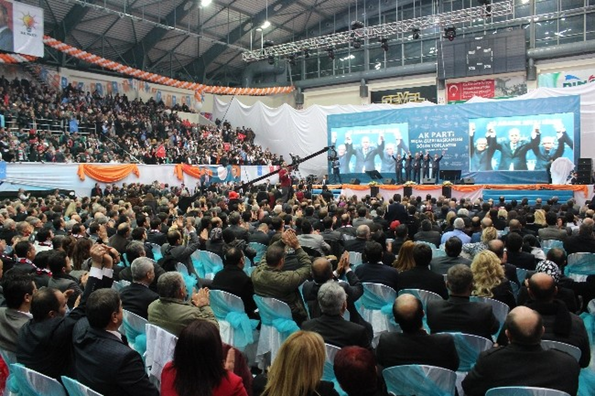 "İkinci Bir Bayrağı Asla, Kimse Bu Ülkeye Dayatamaz"