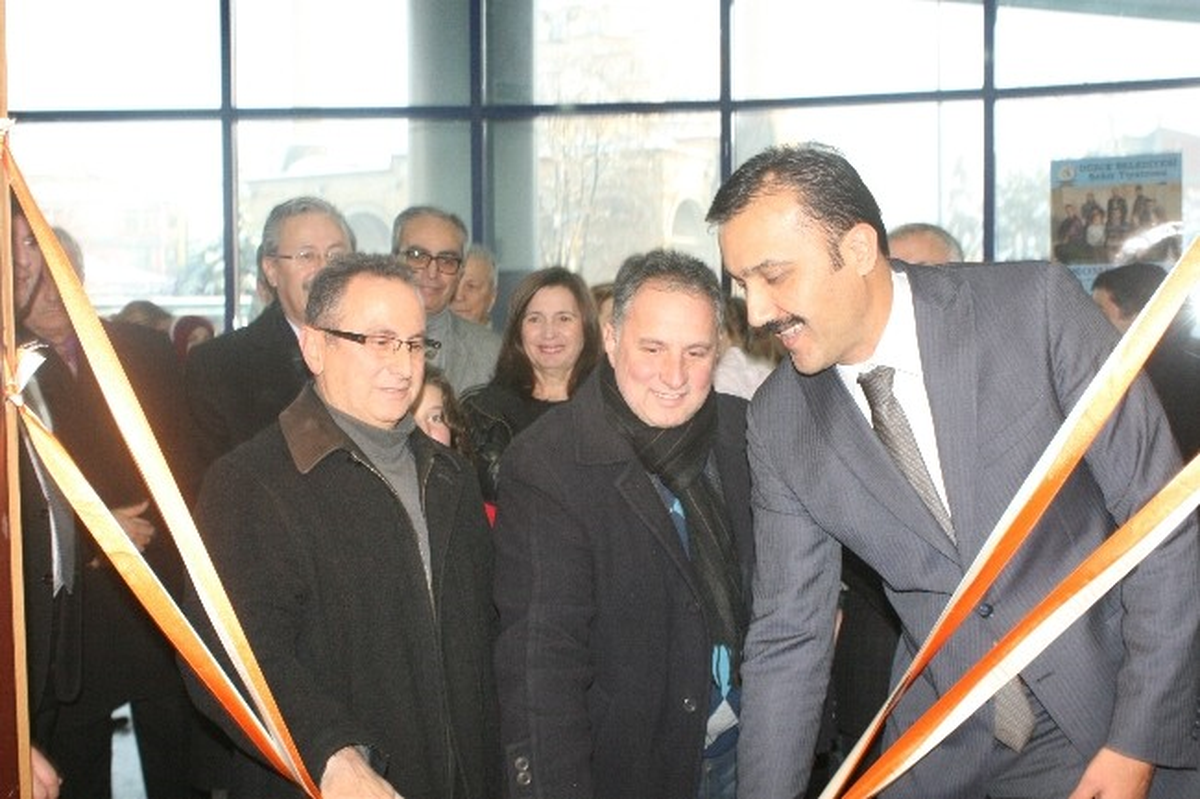 Bedrettin Maradit Anısına Sergi