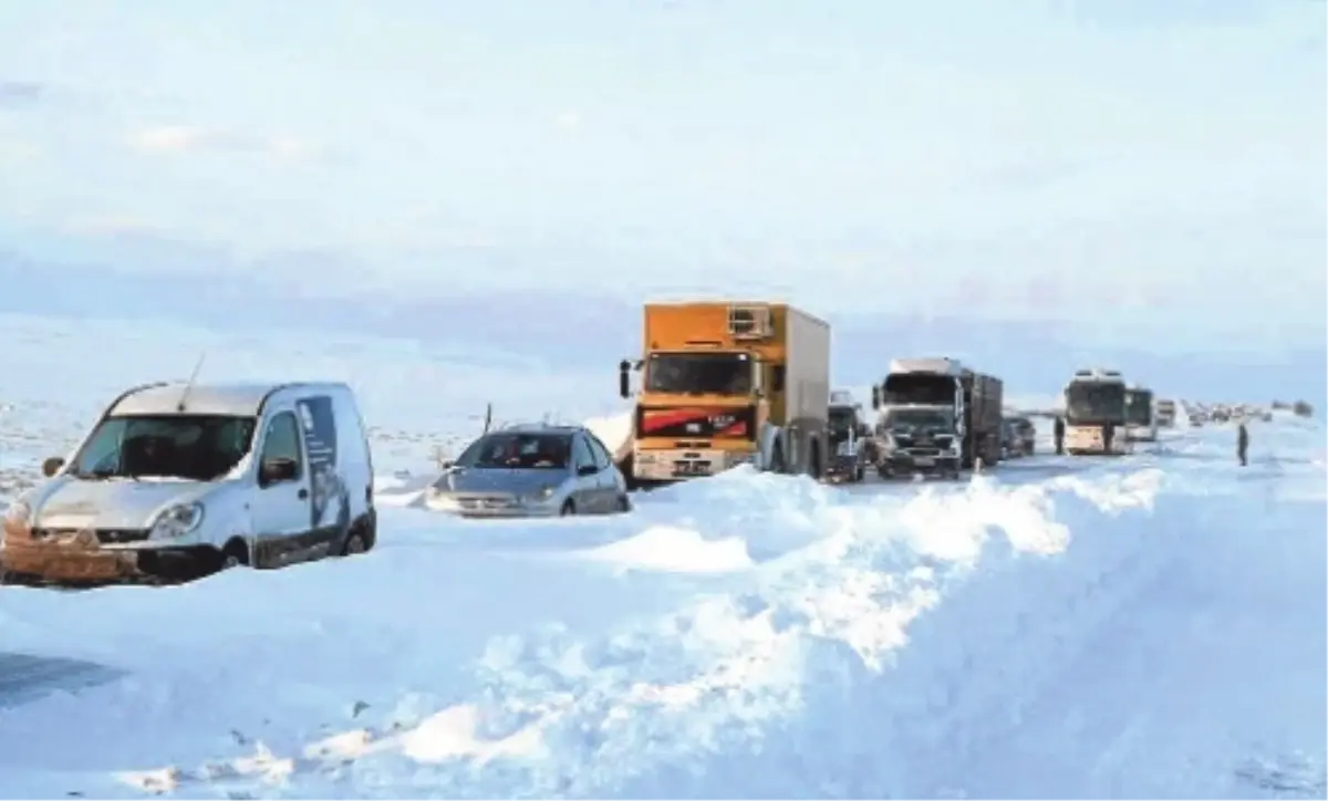 Cizre\'de 2 Kişi Kar Yüzünden Öldü