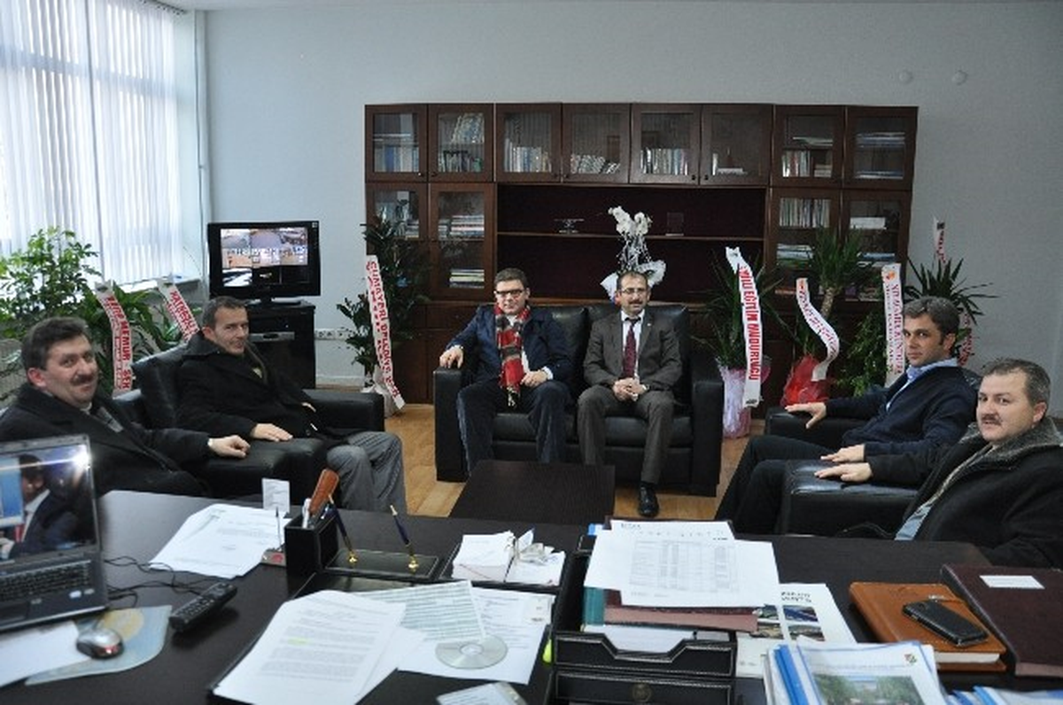 Dereci\'ye, Düzce İmam Hatip Lisesi Mezunları Derneği\'nden Ziyaret