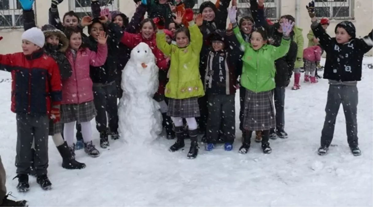 Doğubayazıt'ta Okullar Tatil Edildi