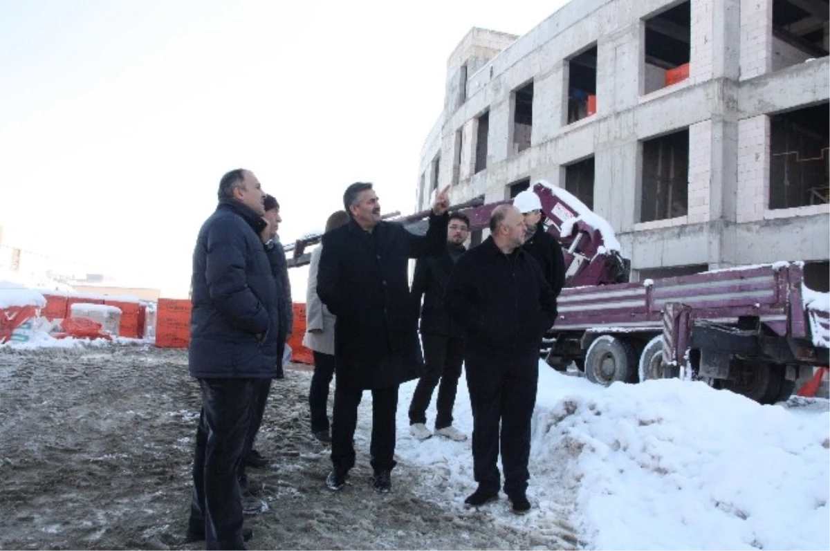 Düzce Atatürk Devlet Hastanesi 2015\'e Kaldı