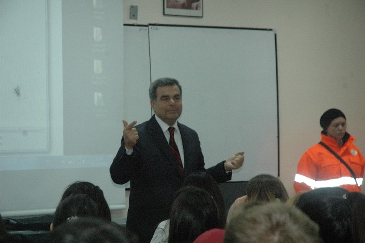 Ege Üniversitesi\'nde Deprem Tartışıldı
