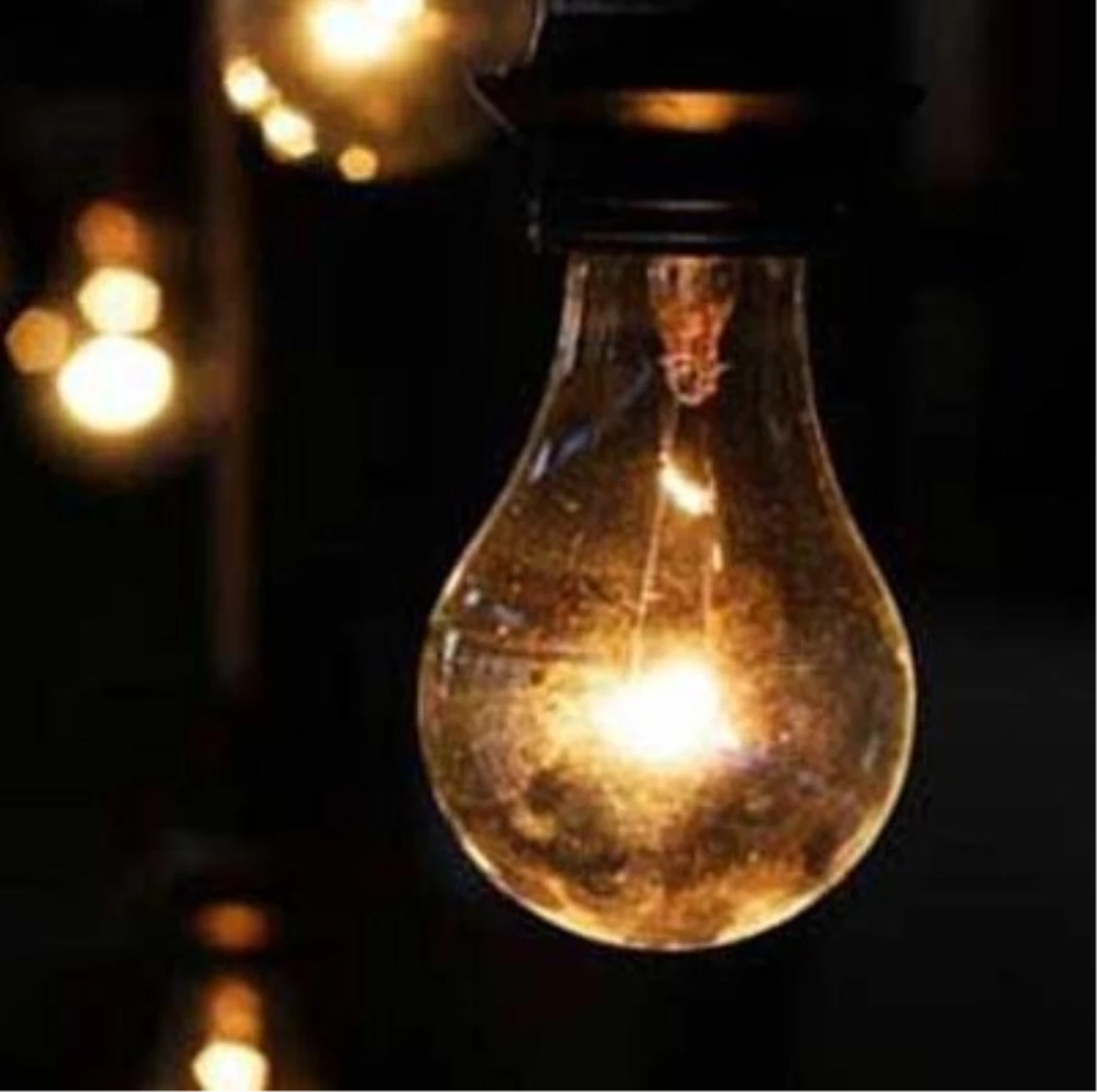 Elektrik Kesintisi Vatandaşı Dondurdu
