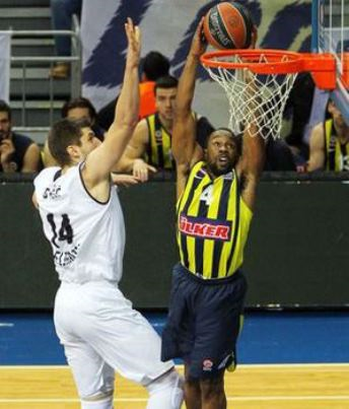 Fenerbahçe Ülker Fırsat Tepti