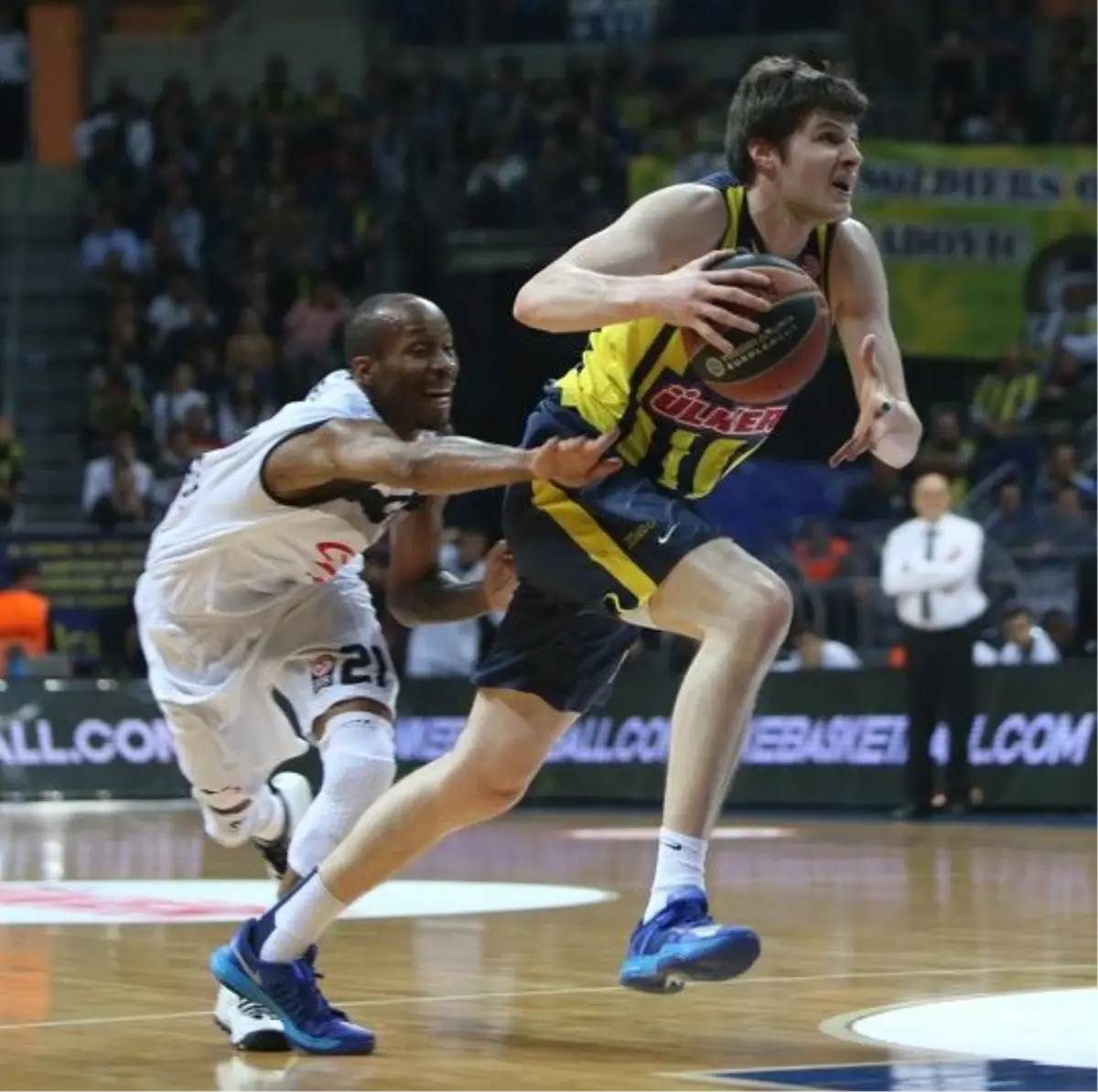 Fenerbahçe Ülker - Partizan: 77 - 79