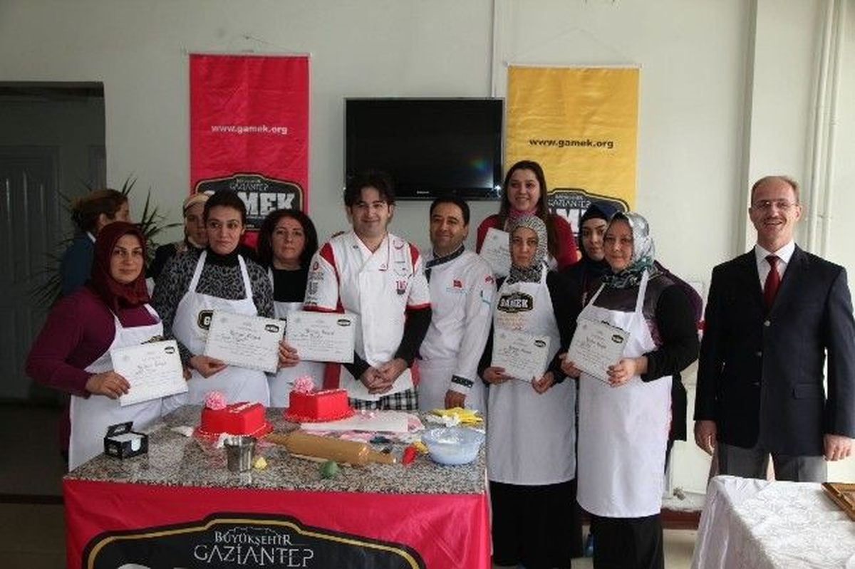Gaziantep\'te Gamek Tarafından Bölgenin İlk ve Tek Şeker Hamuru Kursu Açıldı