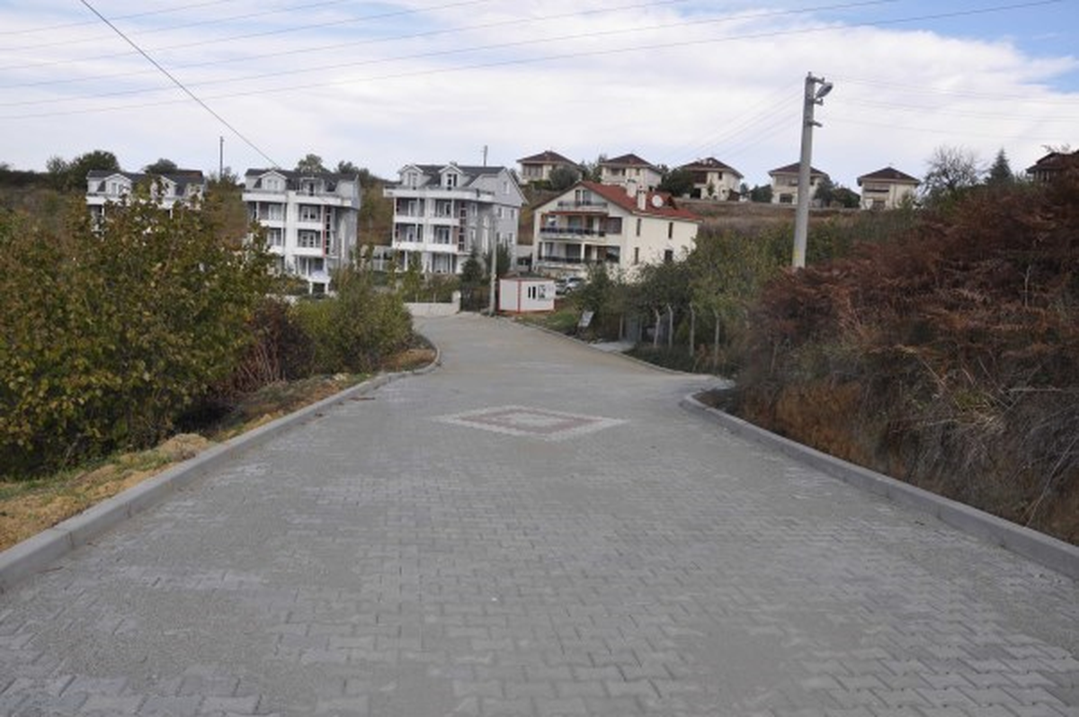 Gölcük\'ün Yolları Parke Taştan