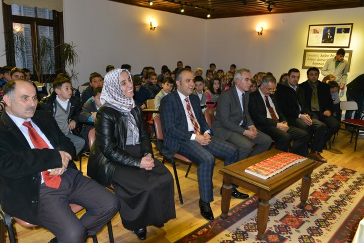 İnegöllü Küçük Yazarın İmza Günü