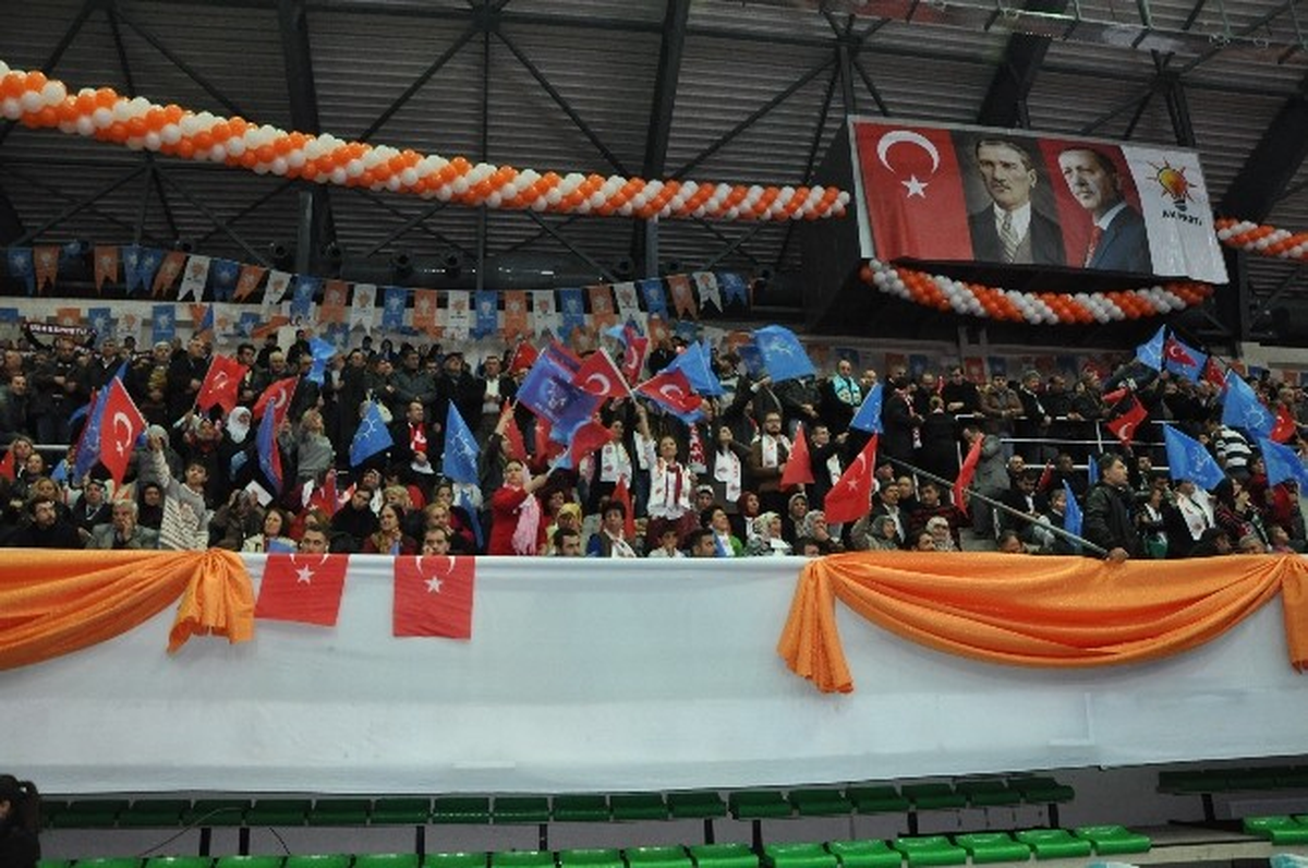 İzmirliler Başbakan Erdoğan\'ı Bekliyor