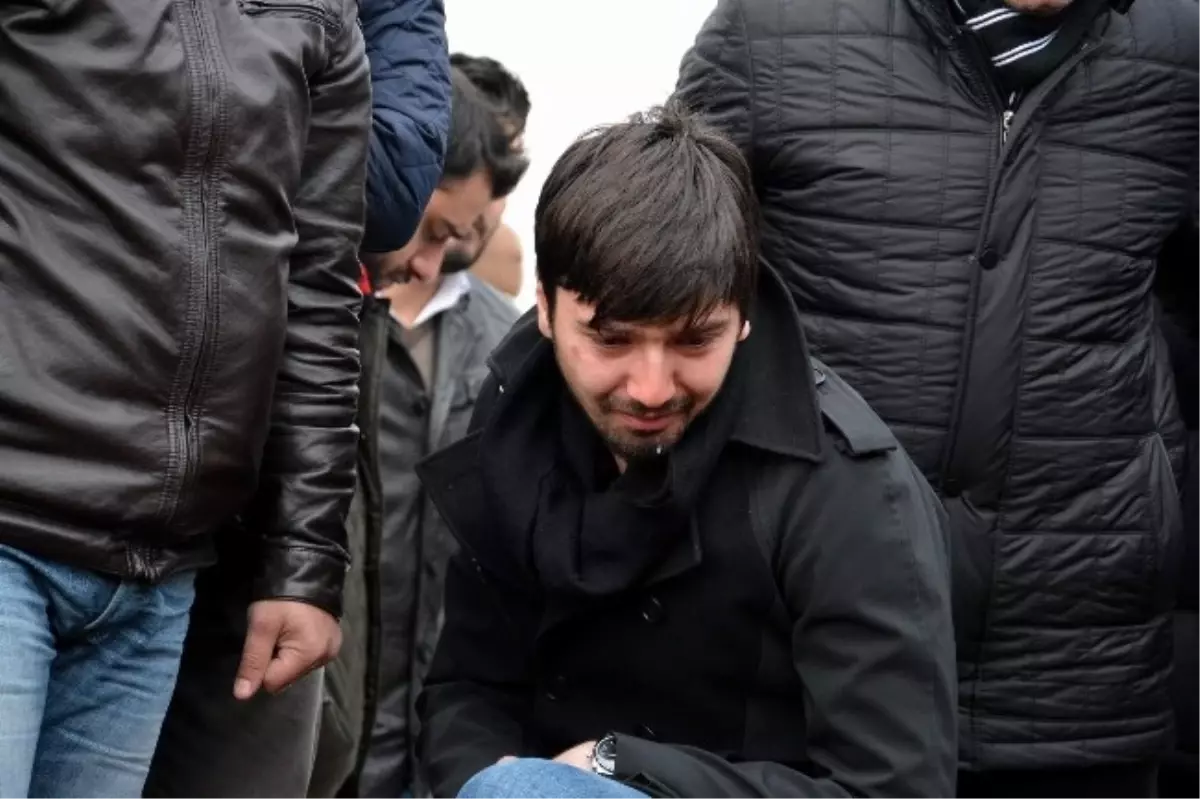 Kaleci Tolga Zengin\'in Annesi Melek Zengin, Toprağa Verildi