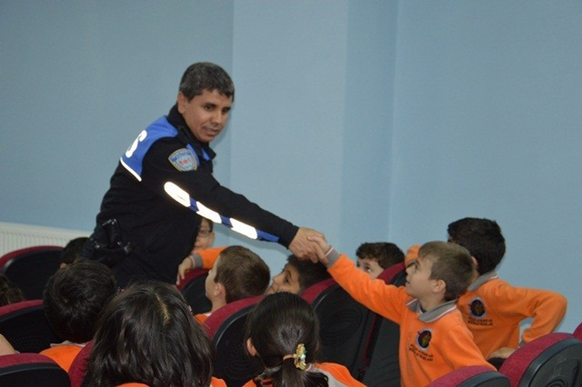 Kars Sultan Alparslan Kolejinde Güvenlik Semineri Verildi