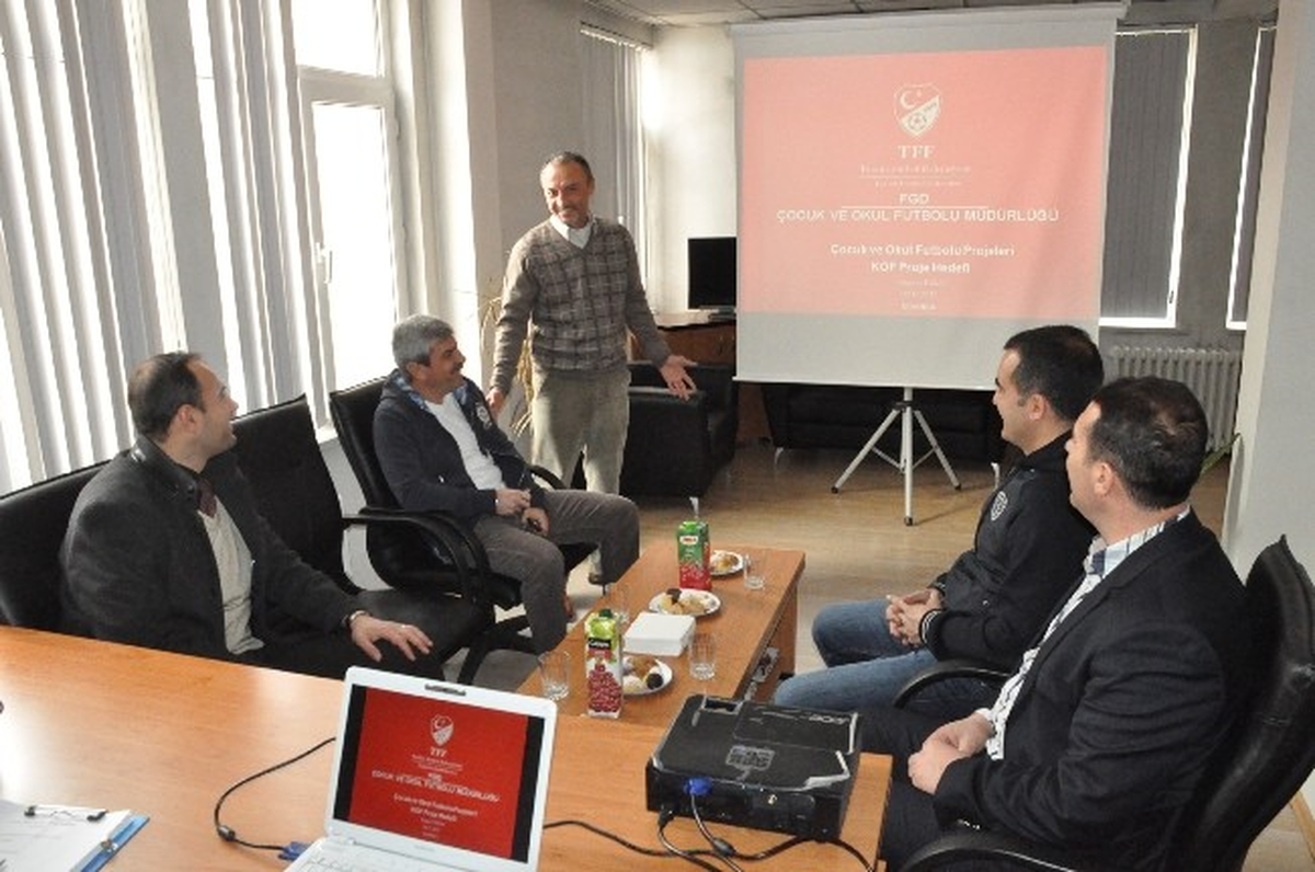 Kulüp-Okul Futbol Projesi Eğitimi Semineri Yapıldı