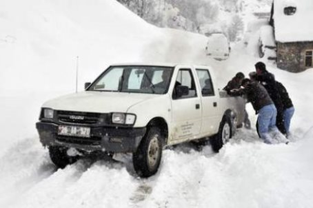 Kürtün\'de Karla Mücadele Çalışmaları